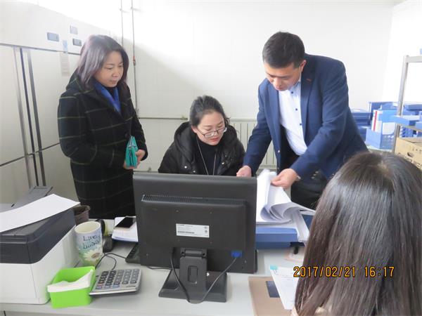 开发区食品科莅临我校检查食品安全工作