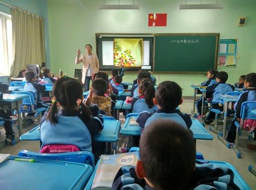 我校小学部数学组开展“生本课堂”活动