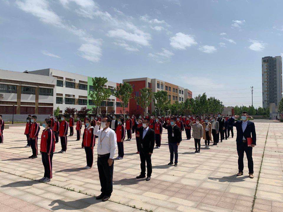 东凯实验学校组织召开中考誓师大会