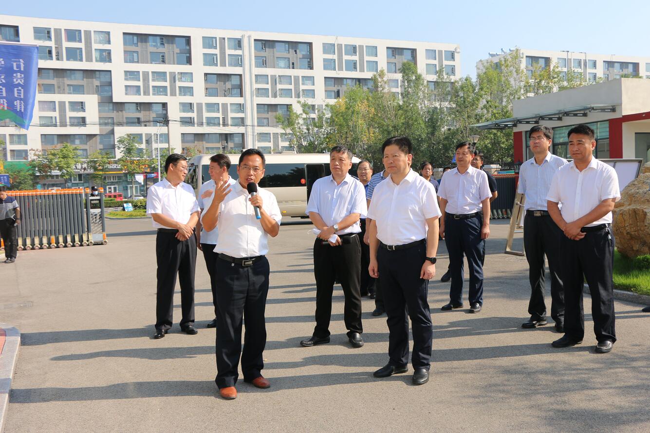 开发区党工委书记、管委会主任康茂礼到我校调研文明城创建活动