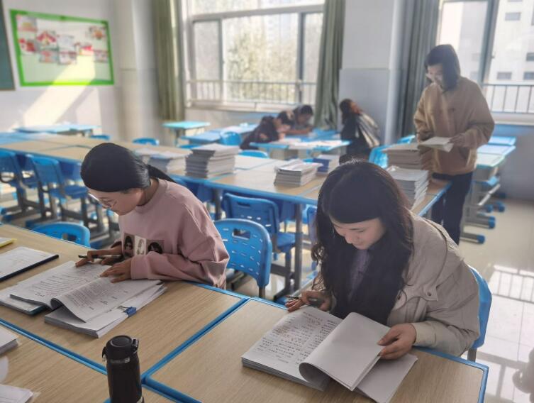 让优秀感染优秀——记小学课程教学部落实常规教学观摩学习