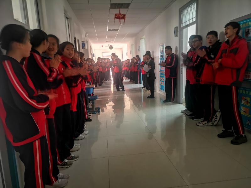 我校九年级组织开展周周清训导会