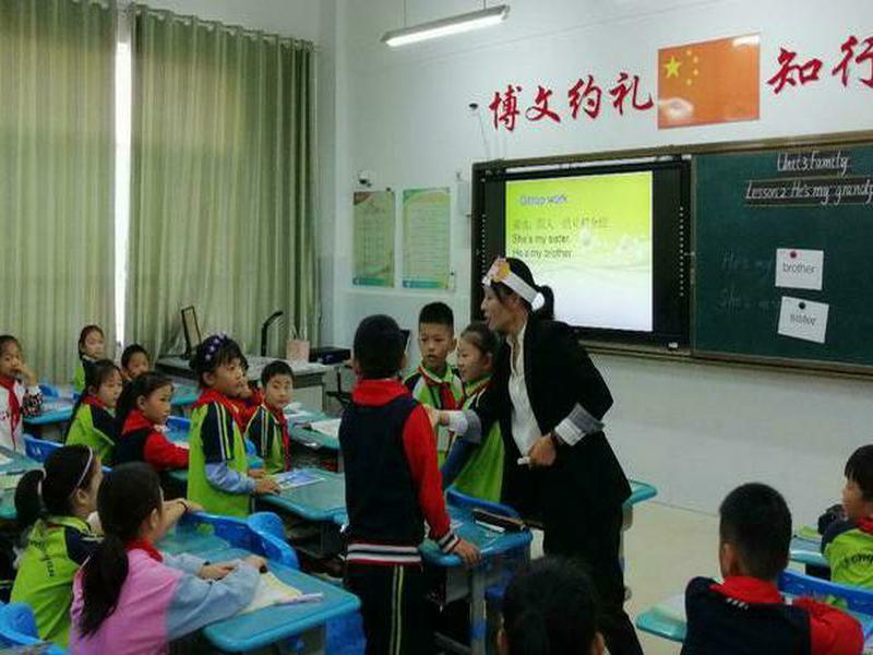 开发区分局小学英语同课异构活动在东凯实验学校举行