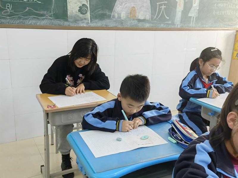 东凯实验学校举行开发区“胜利杯”阅读知识竞赛及师生同题作文大赛