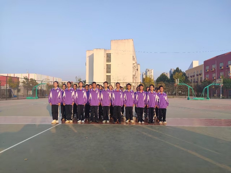 东凯实验学校六年级举行体育节暨队列队形比赛