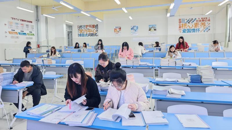 东凯实验学校初中部组织开展3月份教学常规检查