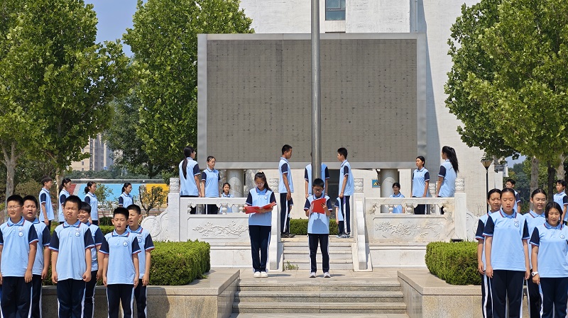 东营市东凯实验学校社会主义核心价值观主题教育升旗仪式 (2024-2025学年第二学期第十八周)